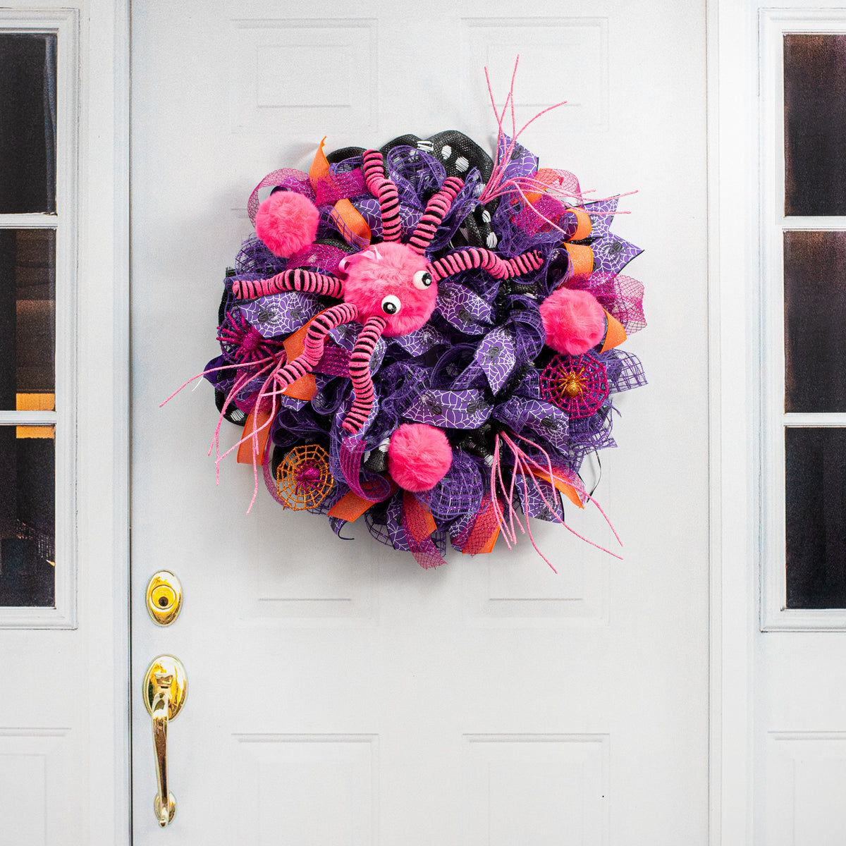 15" Faux Fur Spider Wreath Accent: Pink & Black detail photo 5
