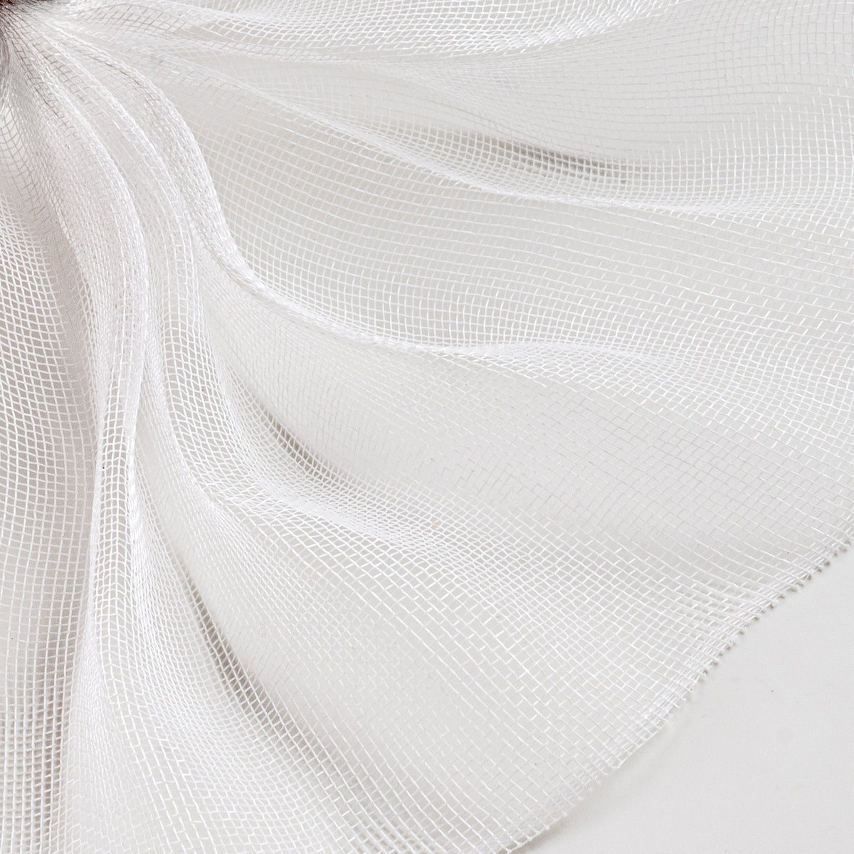 10" Fine Weave Deco Mesh: White Lifestyle Photo