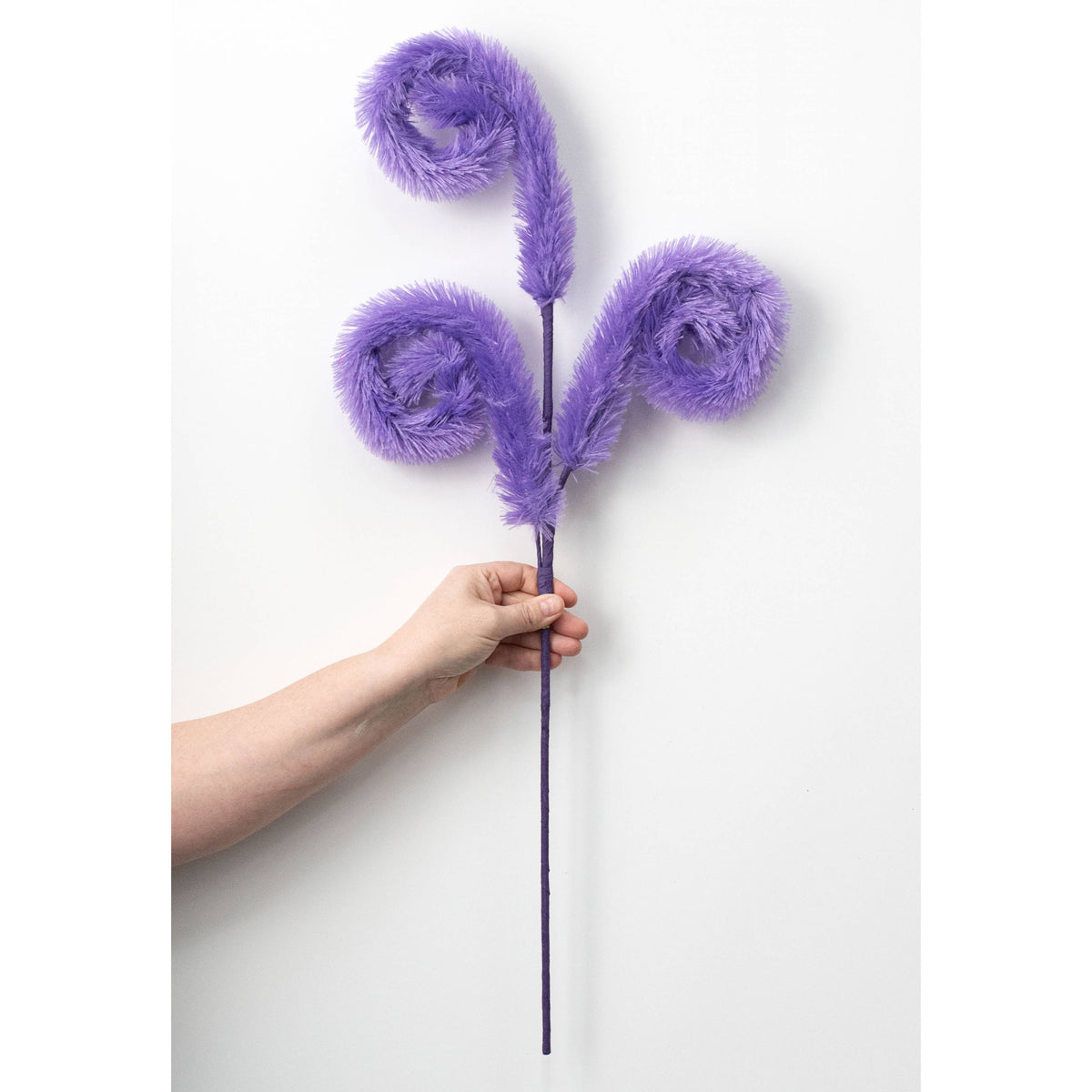 28" Furry Curly Spray: Purple detail photo 3