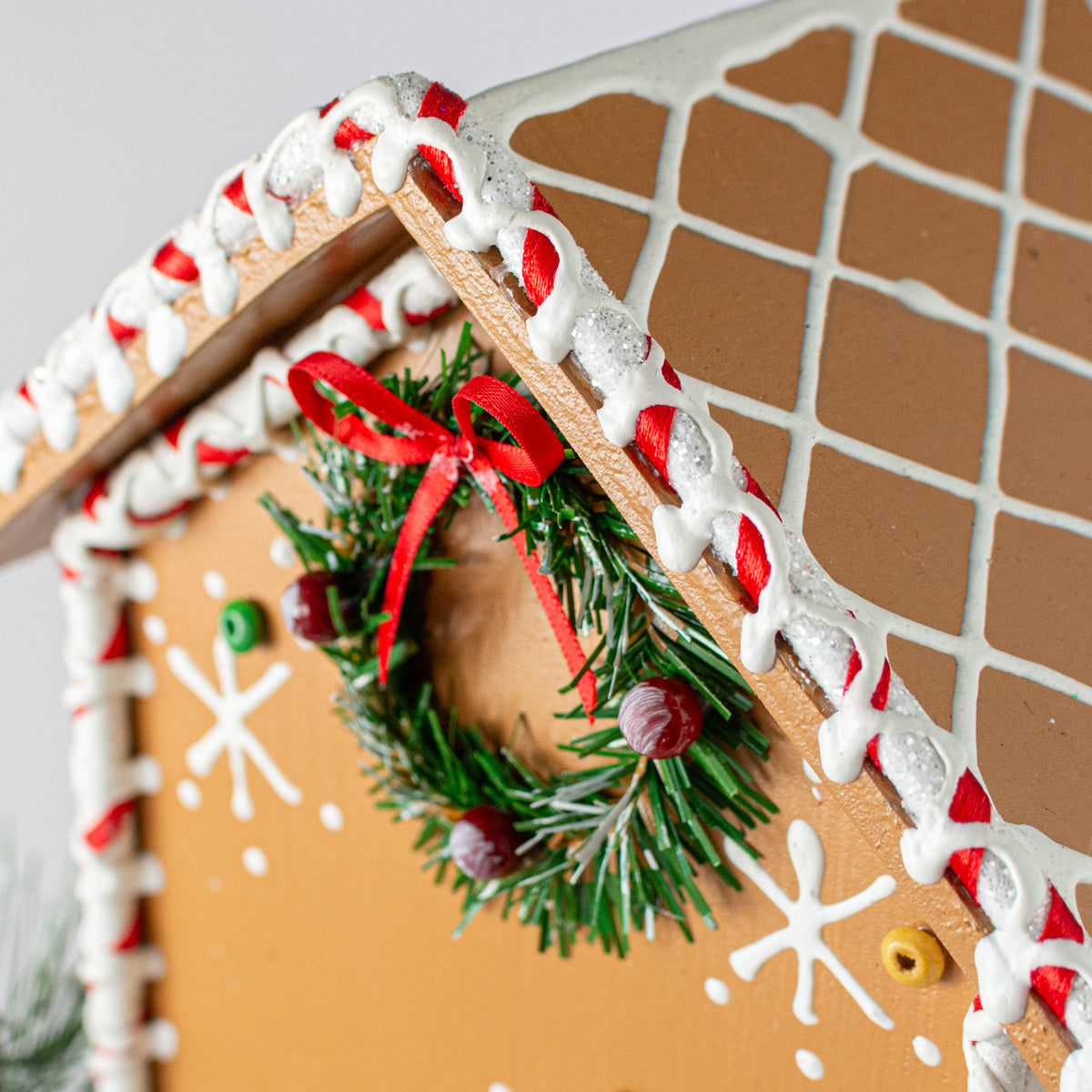 9.5" Gingerbread House Decoration detail photo 5