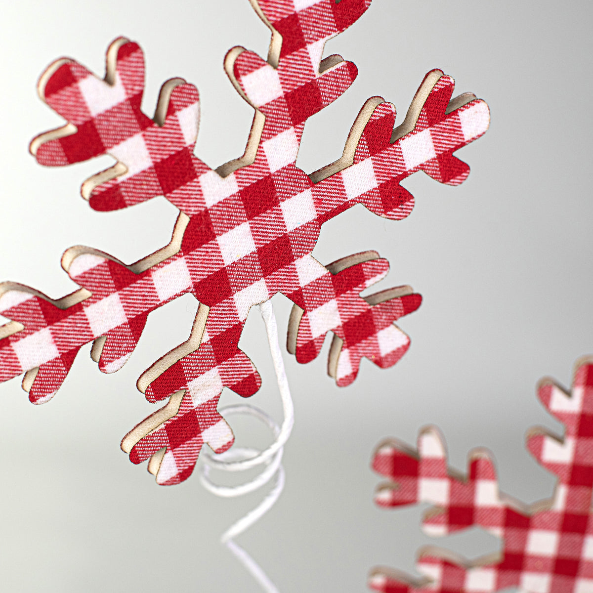 28" Gingham Snowflake Spray: Red & White Lifestyle Photo