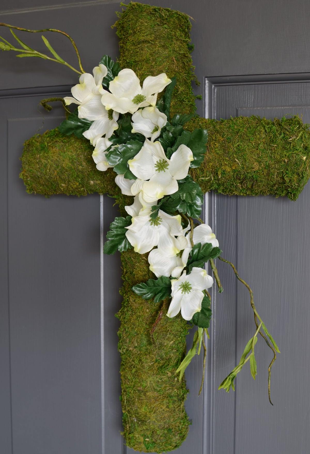 20" Green Moss Cross detail photo 3