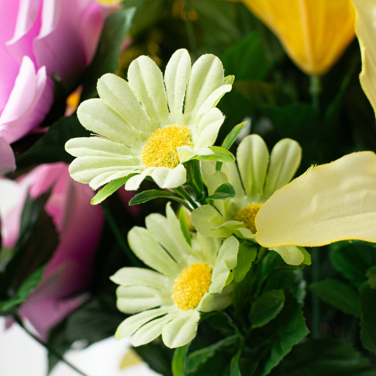 28" Lily, Rose & Daisy Mixed Bush: Pastels (36 Stem)