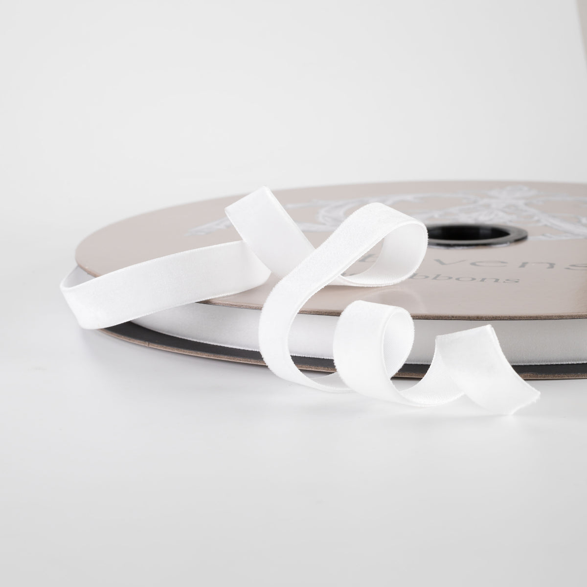 [D Stevens] 5/8" Voss Velvet Unwired Ribbon: White (50 Yards)