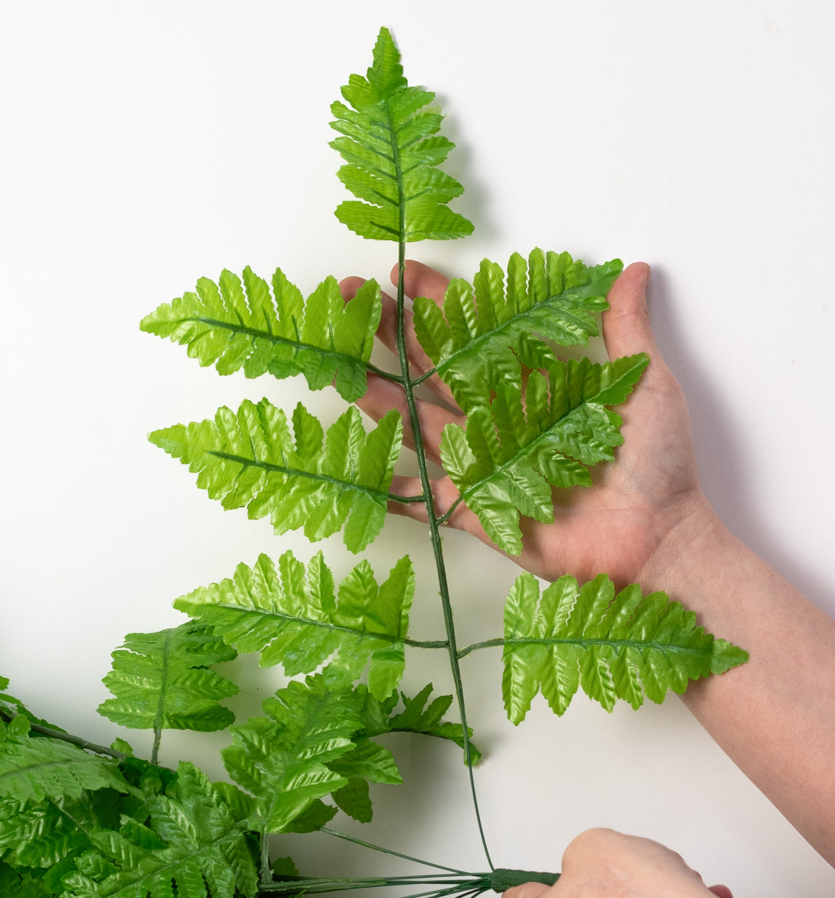 17" Pull Apart Silk Leather Leaf Bush: Green (12 Stems)