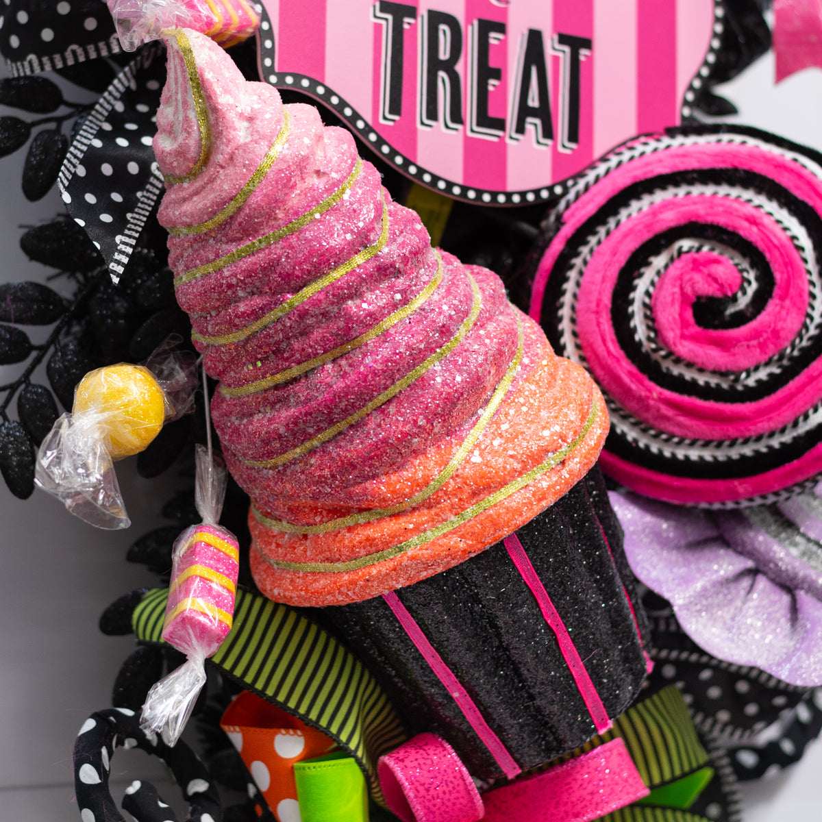 13" Cupcake Decoration: Pink Halloween