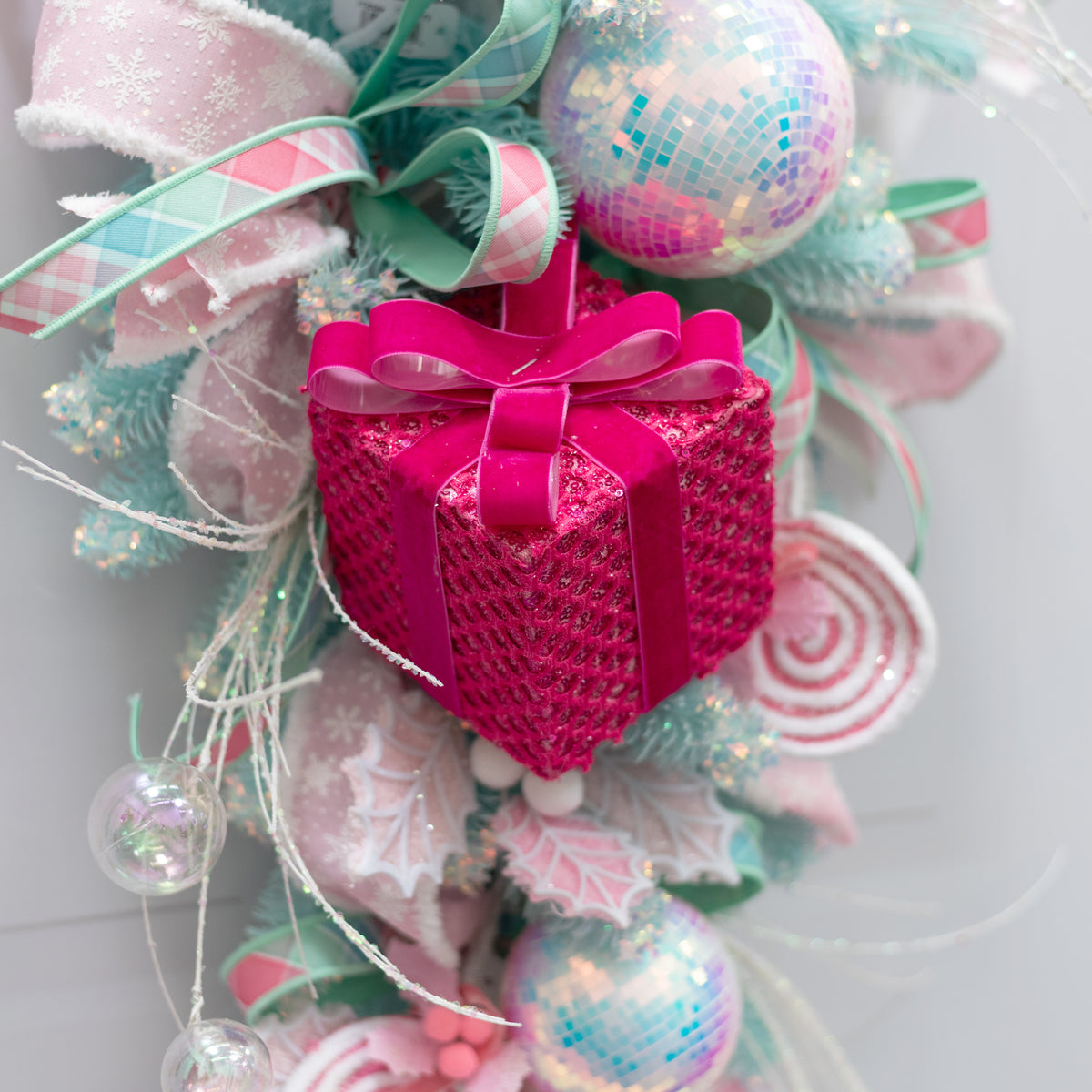 6.75" Mesh Sequin Gift Box Decor: Iridescent Fuchsia Pink
