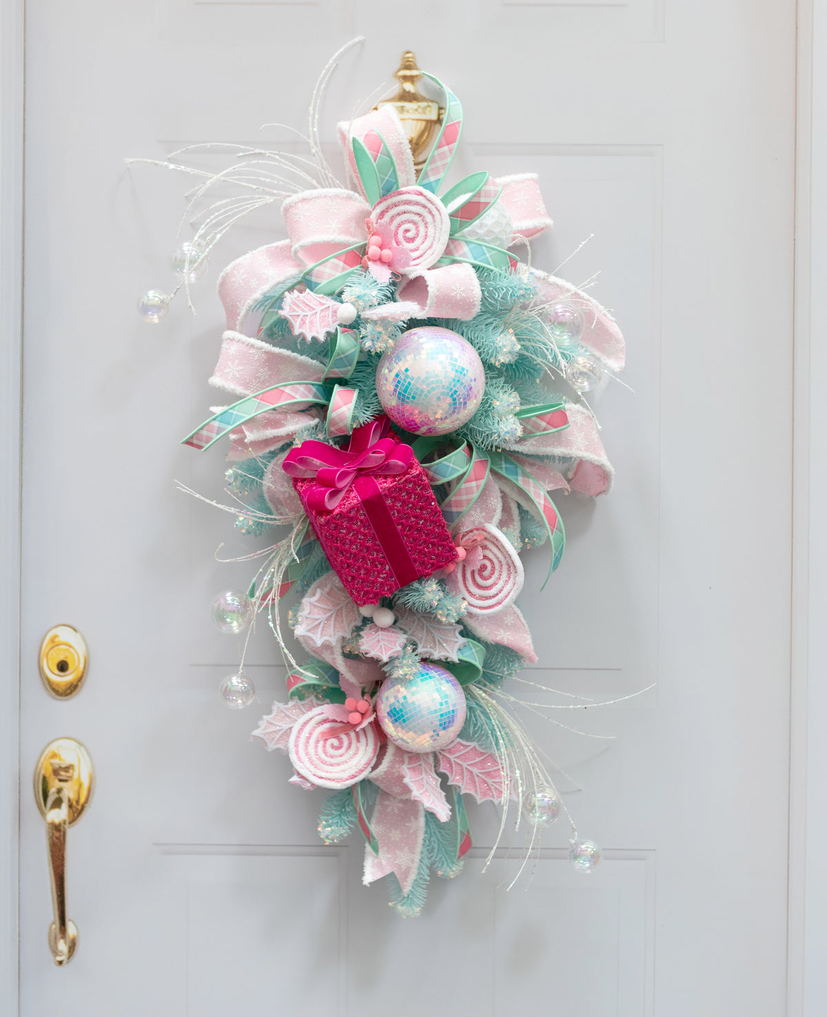 6.75" Mesh Sequin Gift Box Decor: Iridescent Fuchsia Pink