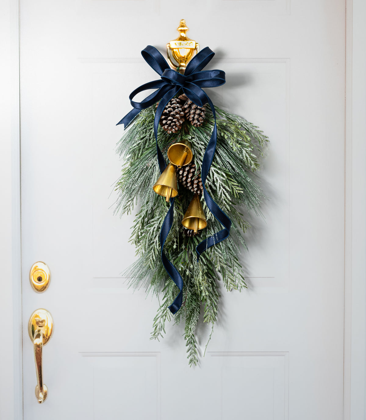 16" Hanging Agogo Bell Cluster: Shiny Gold