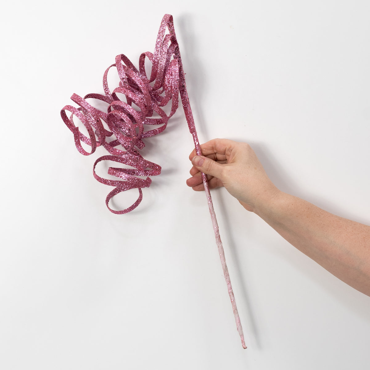 31" Curly Glitter Ribbon Spray: Pink