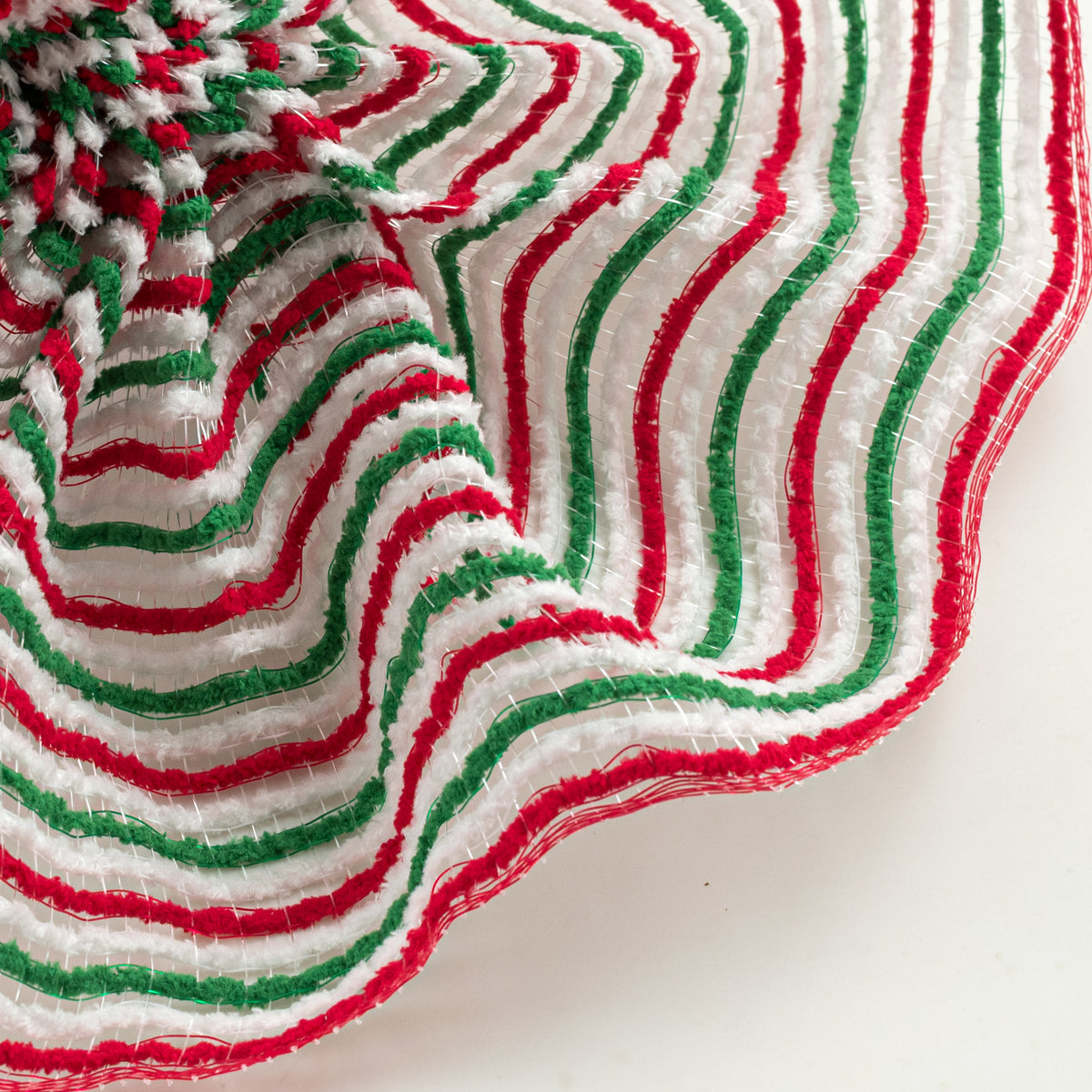 10" All Snow Fuzz Mesh: Red, Green & White Stripes (10 Yards)