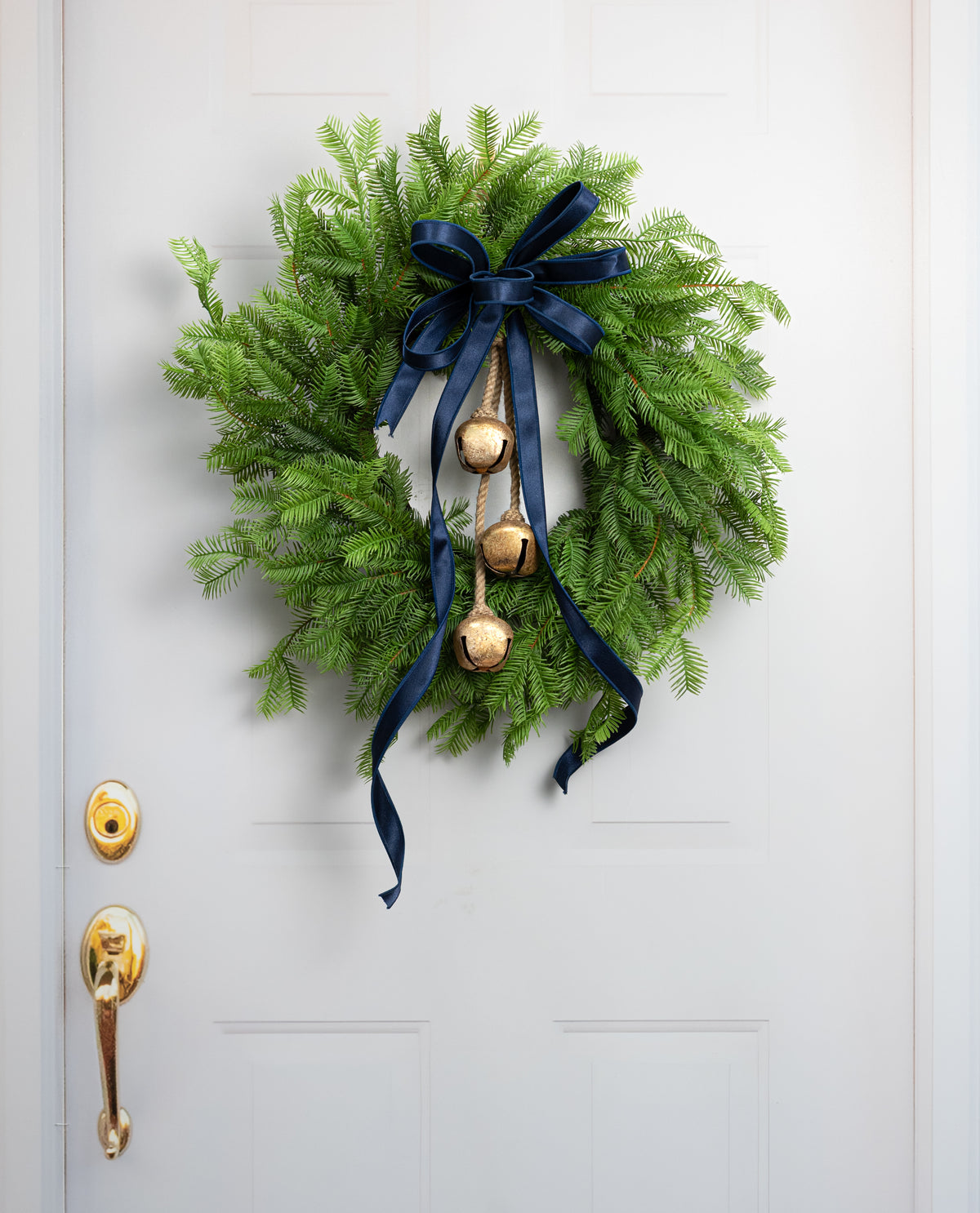 18" Jingle Bell Hanger Ornament: Antique Gold