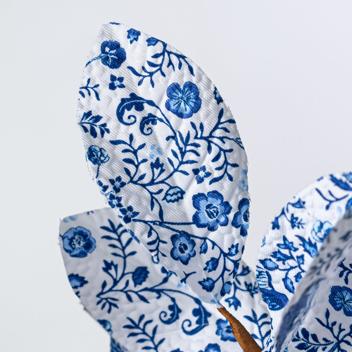 27" Magnolia Leaf Spray: Chinoiserie Blue & White