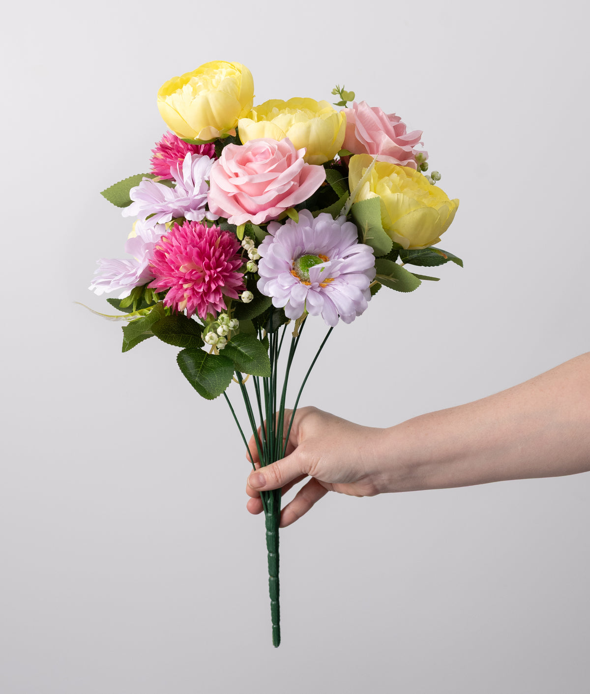 20" Cabbage Rose & Mum Bush: Spring Mix (16 Stem)