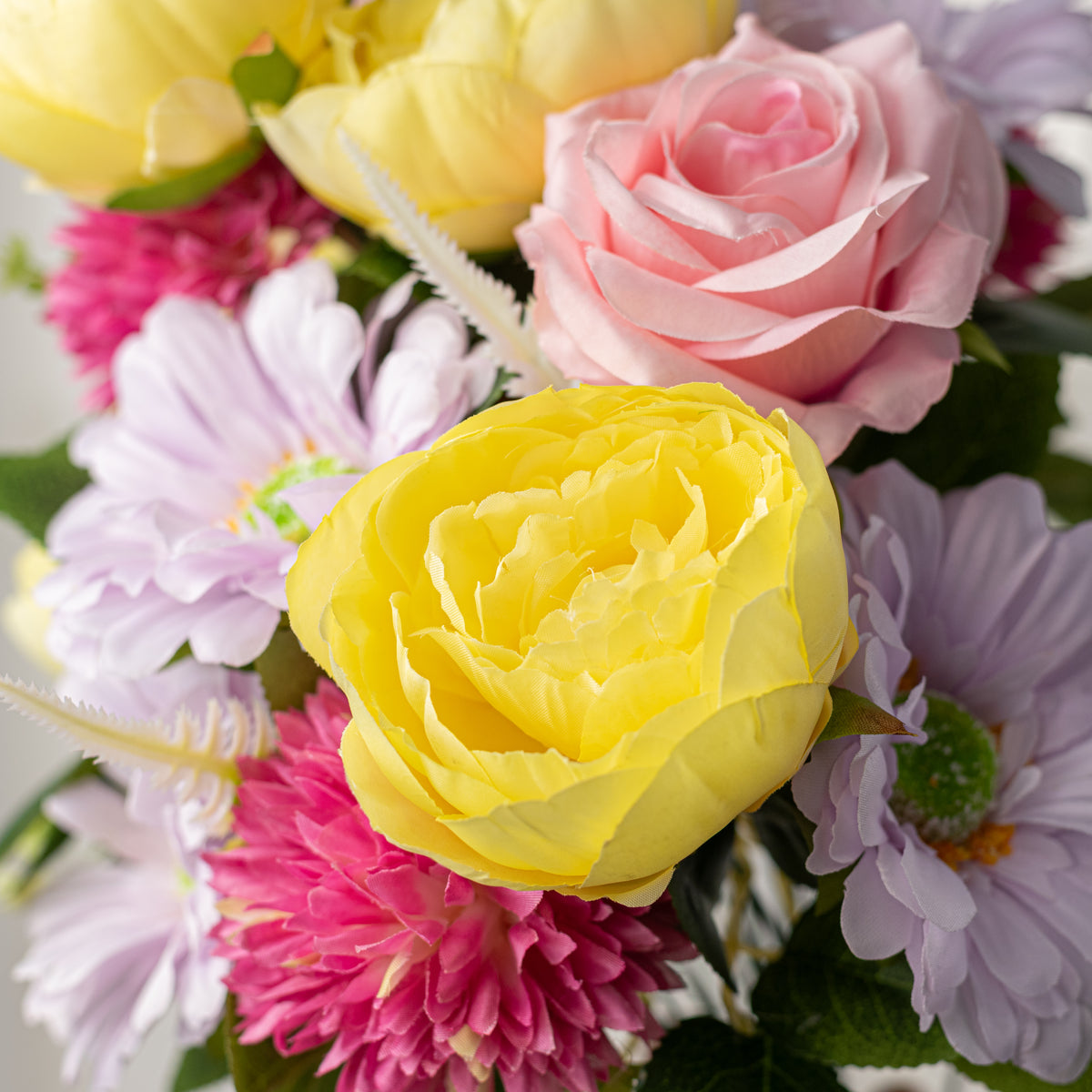 20" Cabbage Rose & Mum Bush: Spring Mix (16 Stem)