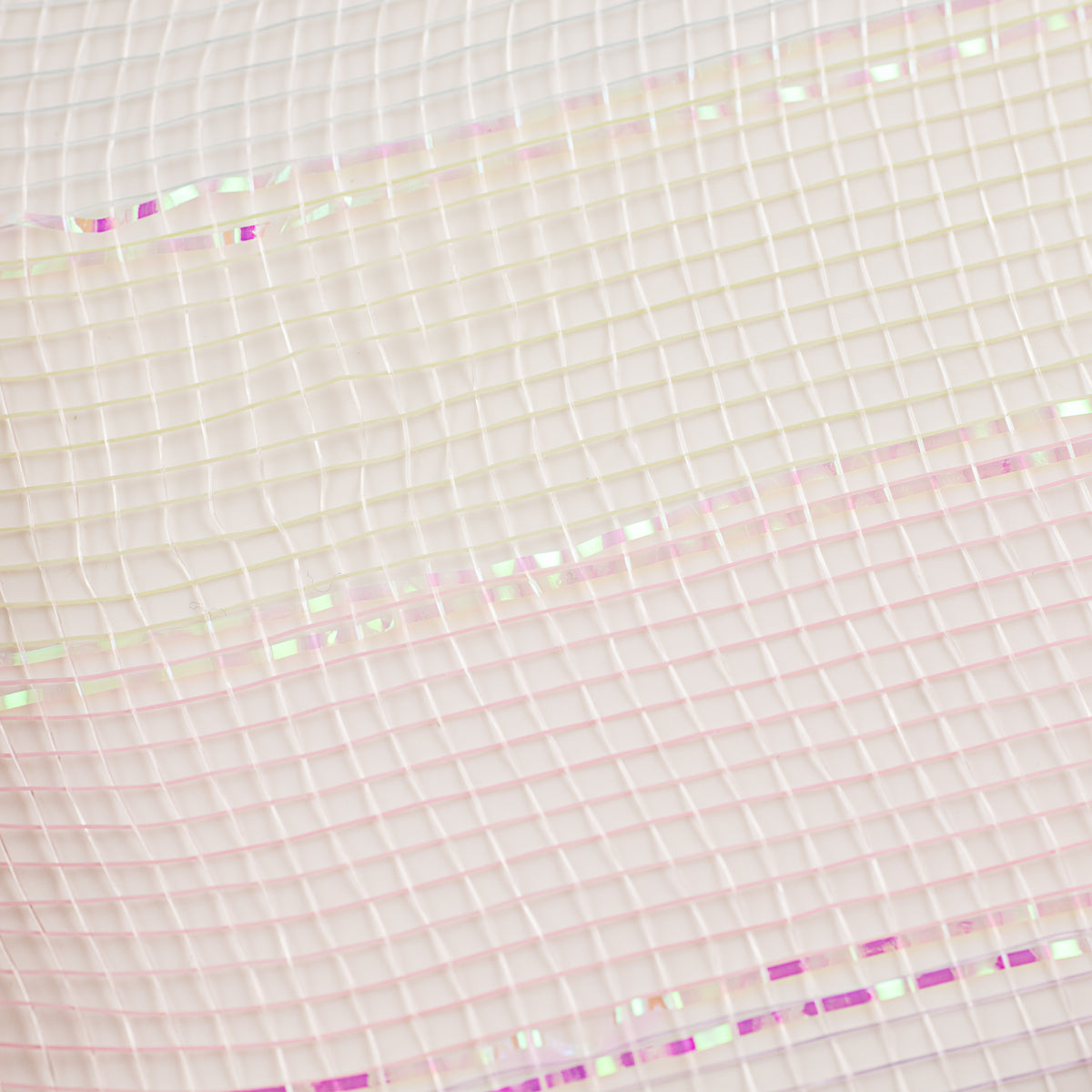 21" Iridescent Metallic Mesh: Pastels detail photo 3