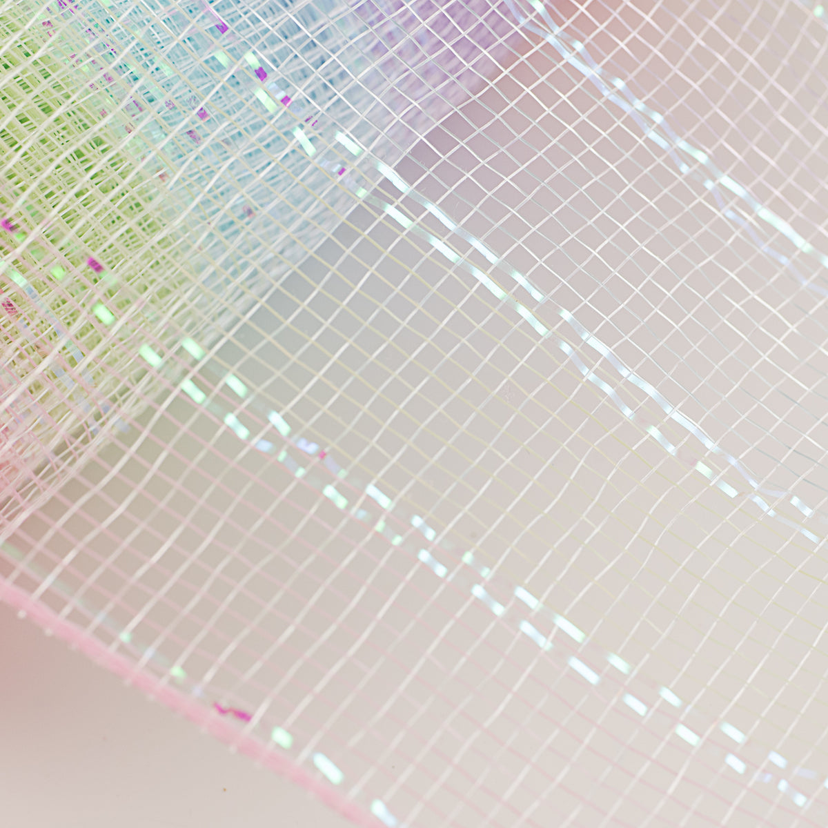 21" Iridescent Metallic Mesh: Pastels detail photo 4