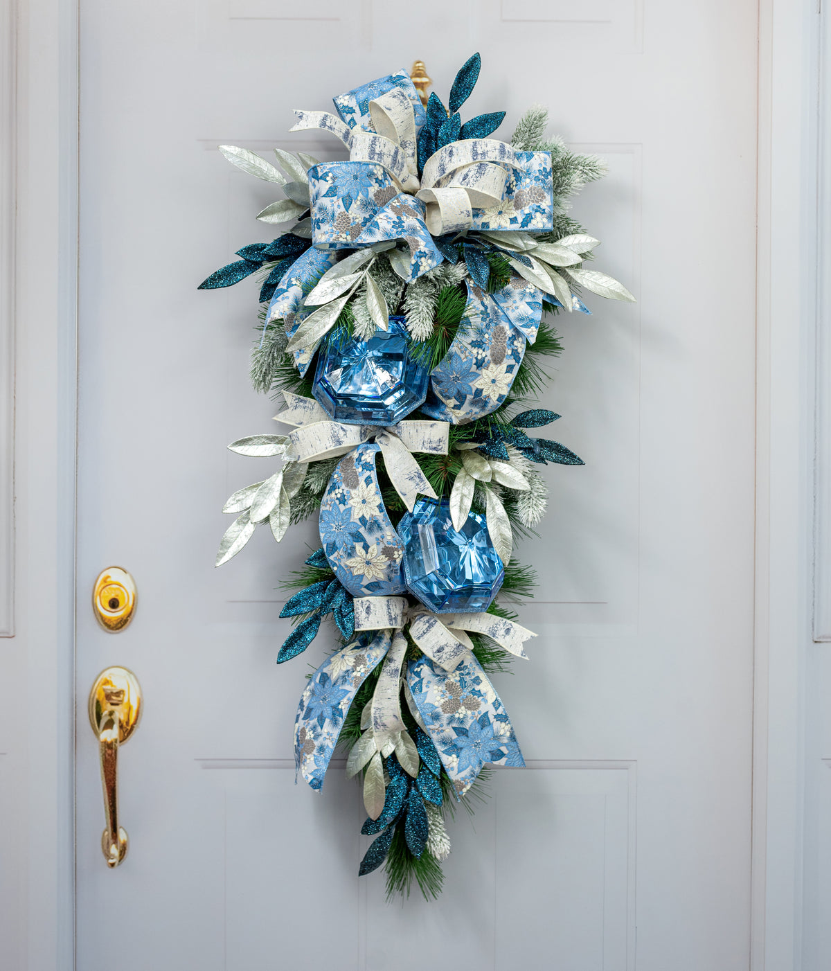 23" Metallic Bay Leaf Spray: Pearl Lifestyle Photo