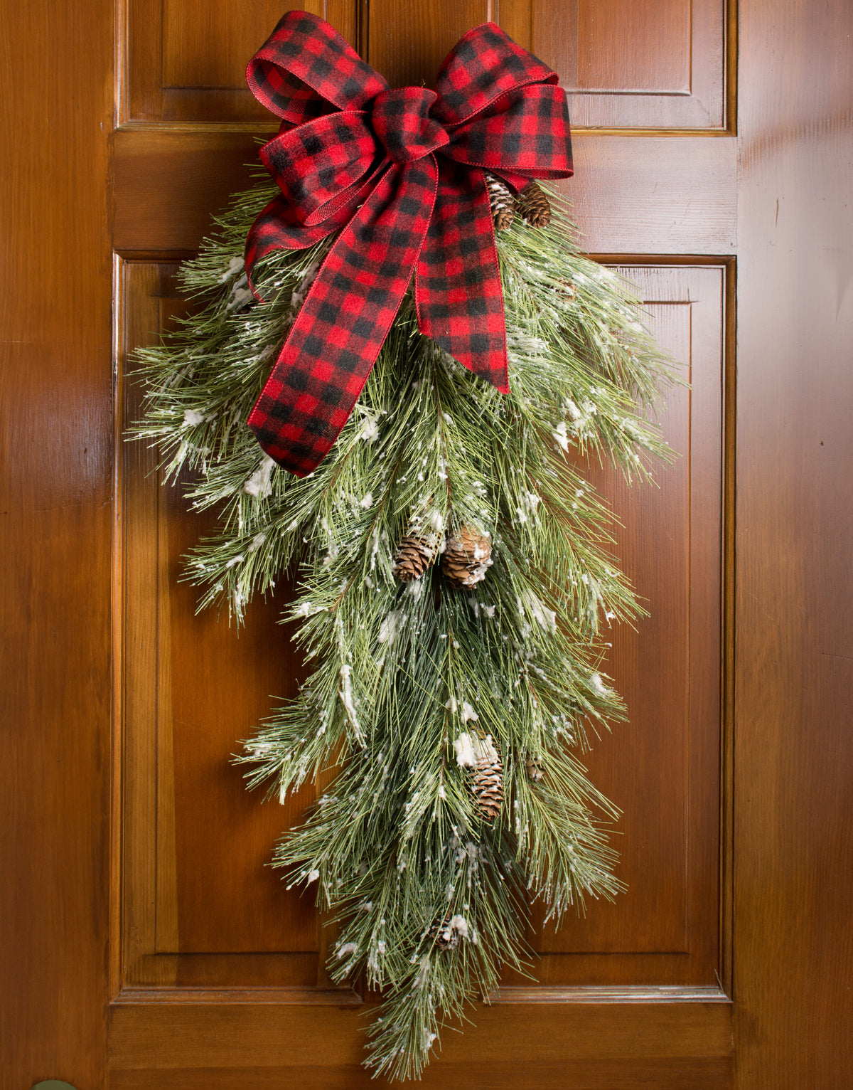 30" Northwoods Pine Teardrop: Flocked Green Lifestyle Photo