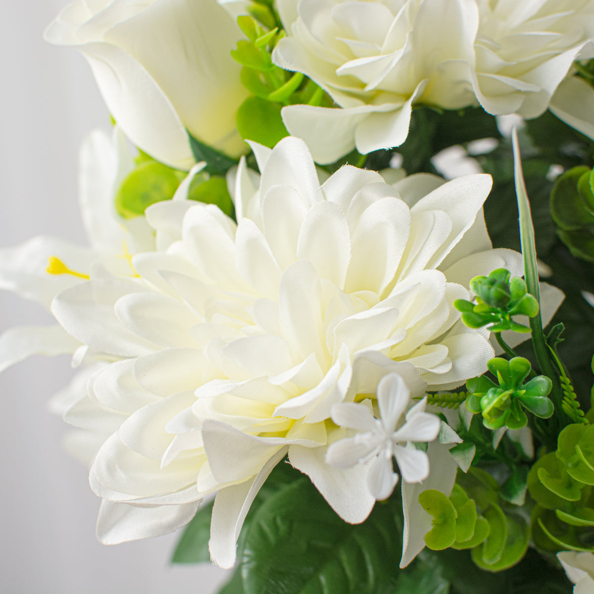 24" Peony, Dahlia, Lily, Rose Bush: Cream detail photo 4
