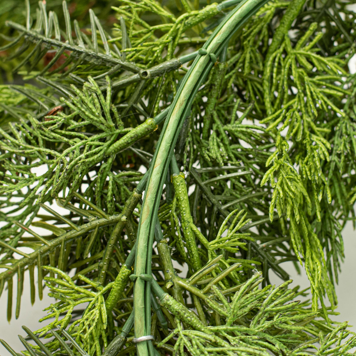 6' Pine Cedar Pinecone Garland detail photo 4