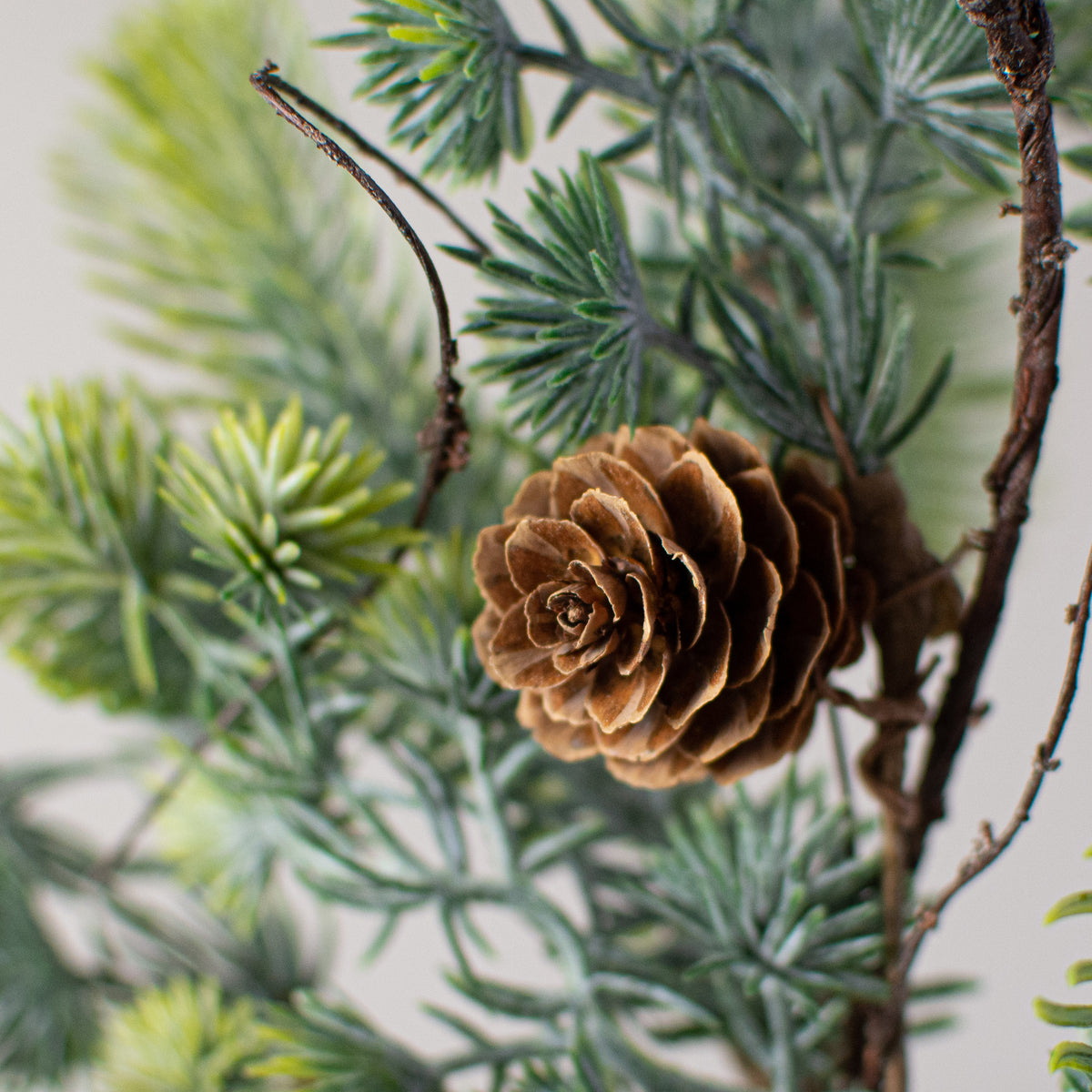 15" Pine Mix Pick Lifestyle Photo