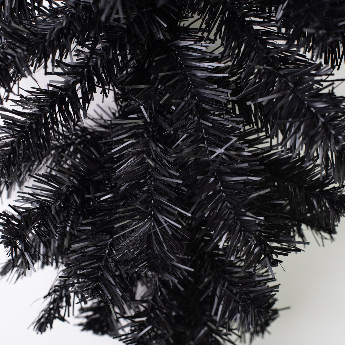 20" Pine Teardrop Swag: Black (45 Tips) detail photo 4