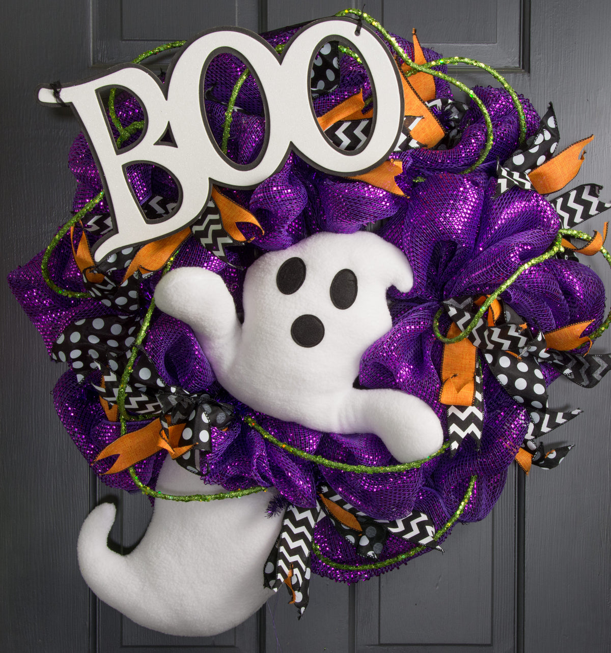 Plush White Ghost Wreath Decor Kit (2 Pieces) Lifestyle Photo