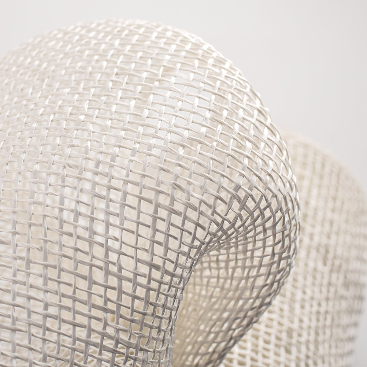 10" Poly Burlap Mesh: White Lifestyle Photo