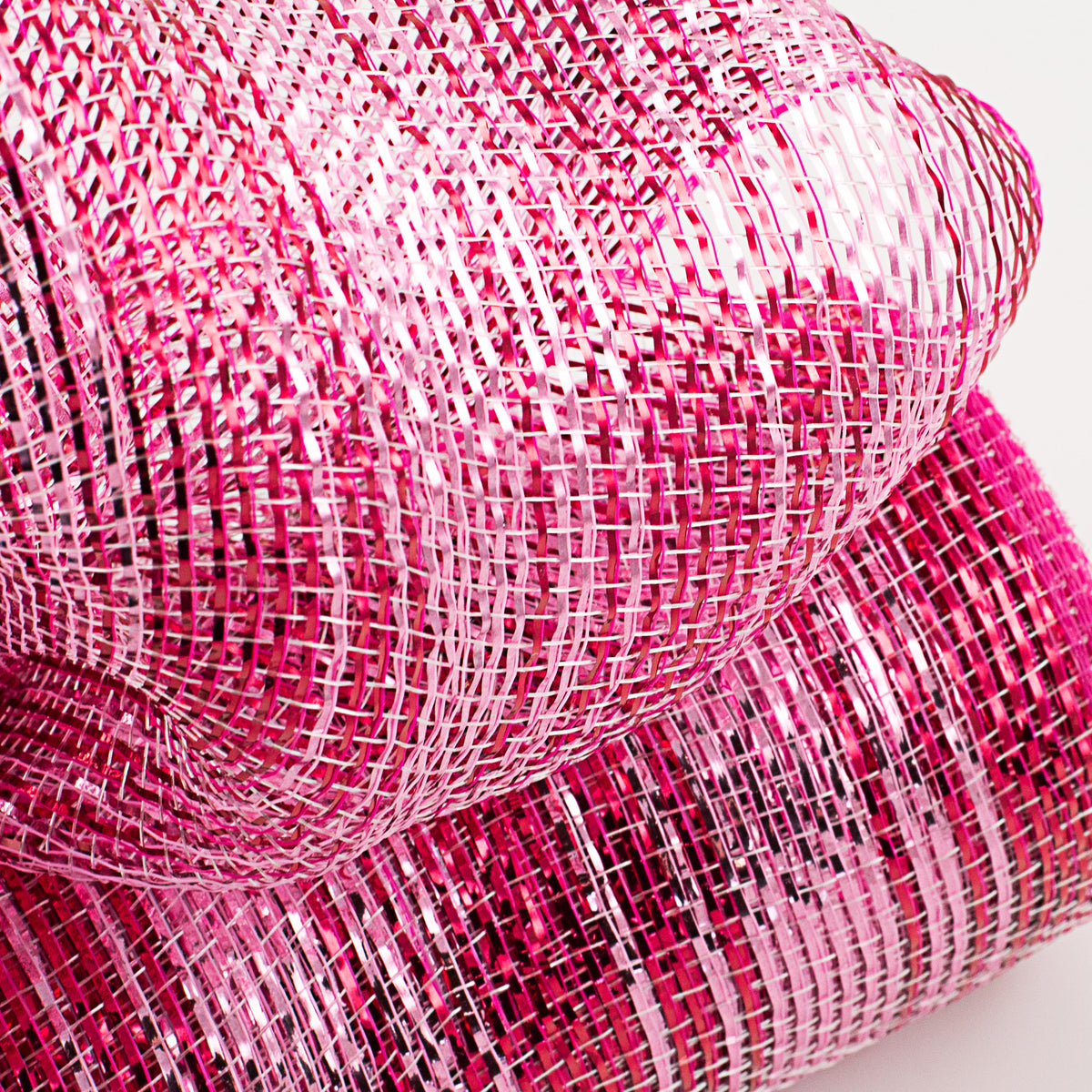 10" Poly Deco Mesh: Fuchsia Metallic Ombré Lifestyle Photo