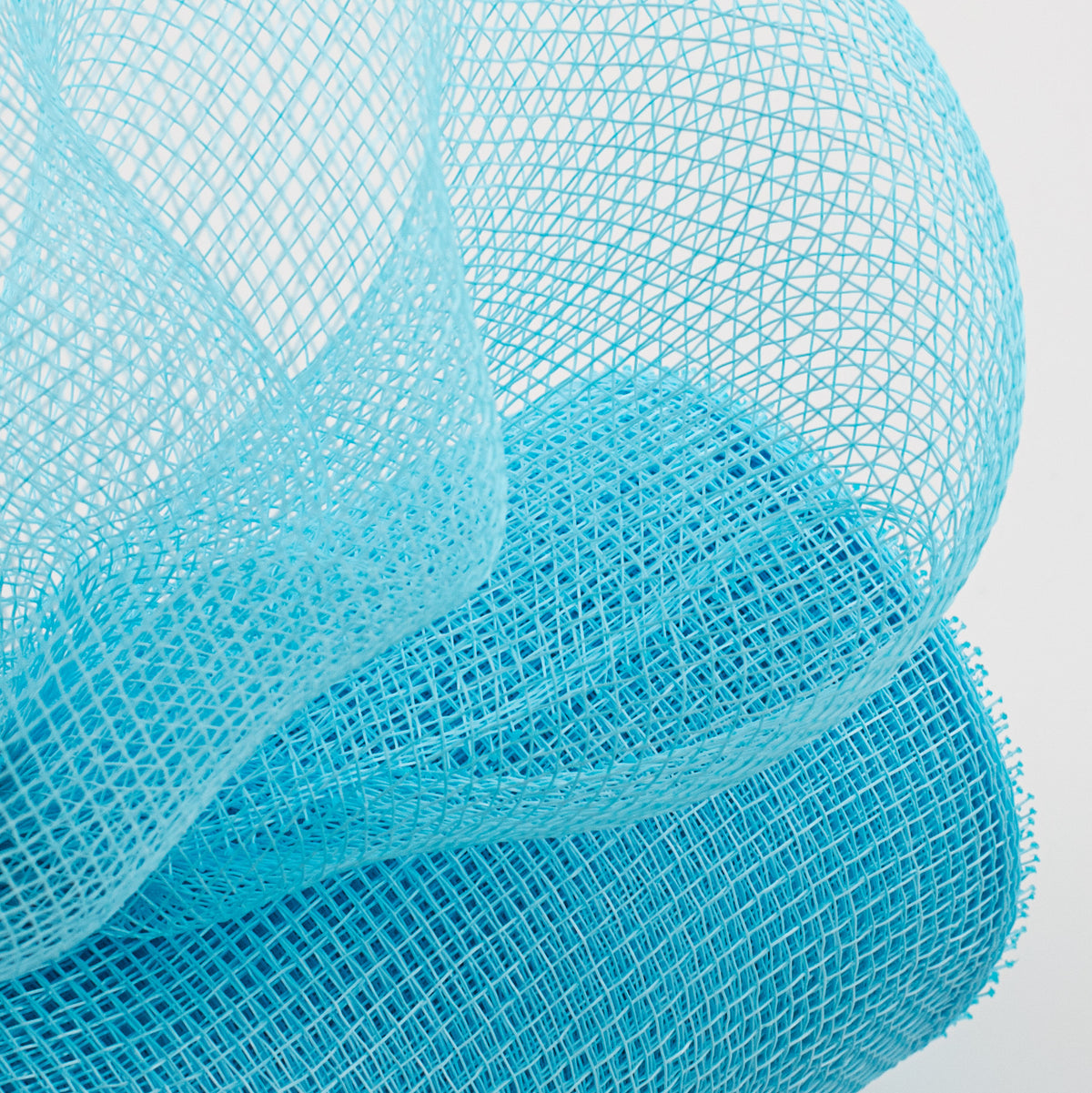 10" Poly Deco Mesh: Turquoise Lifestyle Photo