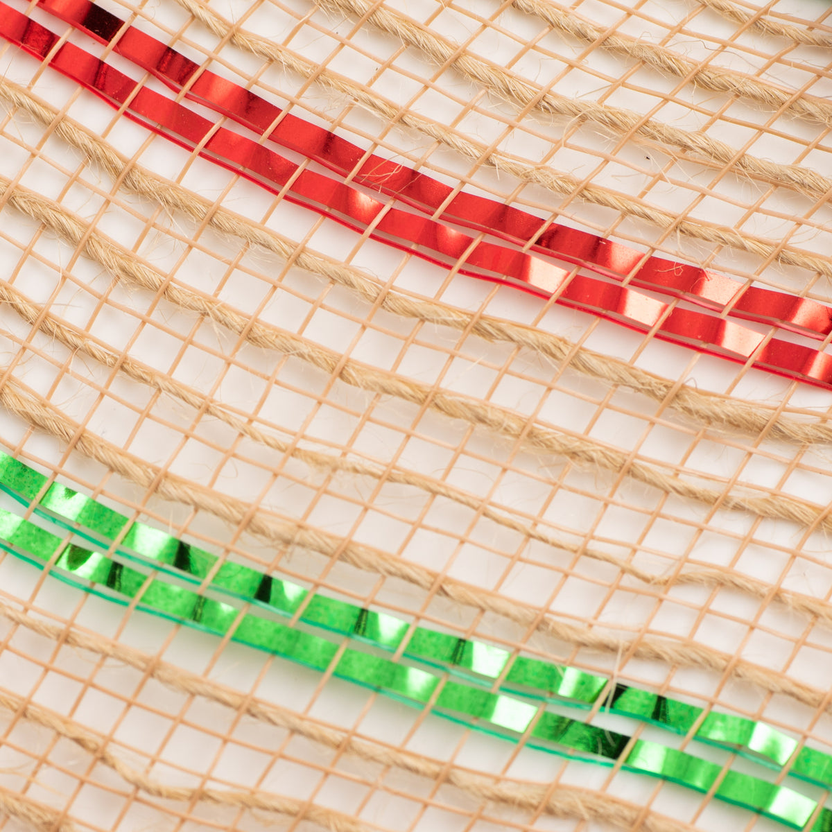 10" Poly Jute Deco Mesh: Natural & Emerald/Red Metallic Stripe (10 Yards) detail photo 3