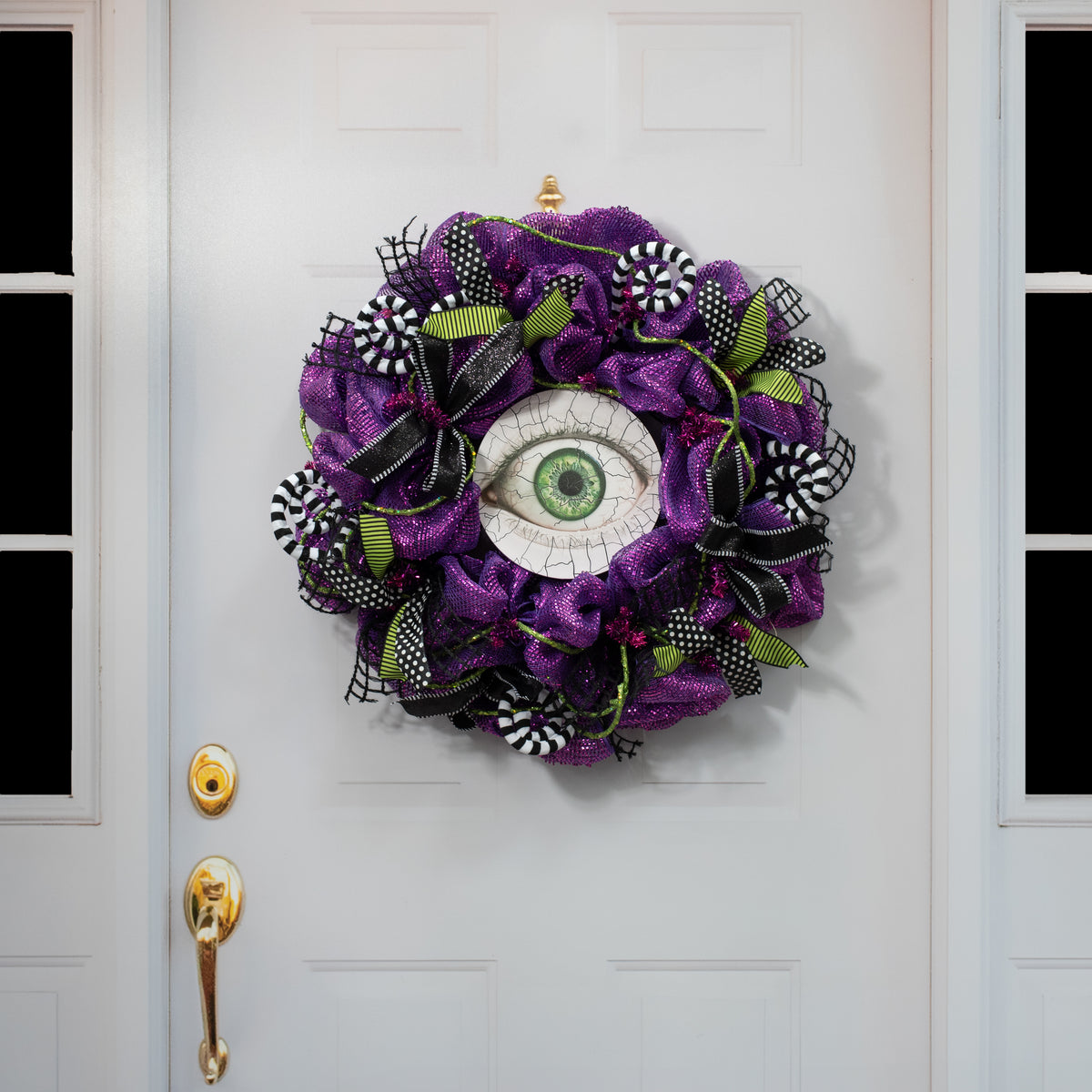 8.5" Round Waterproof Sign: Crackle Texture Creepy Eye detail photo 4