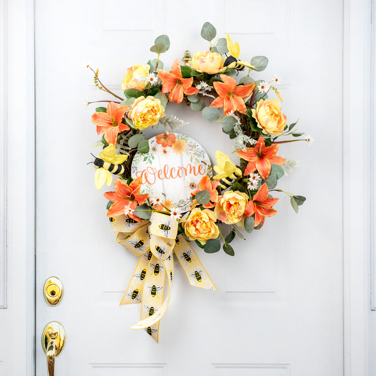 9.4" Round Waterproof Sign: Welcome Floral Bees Lifestyle Photo