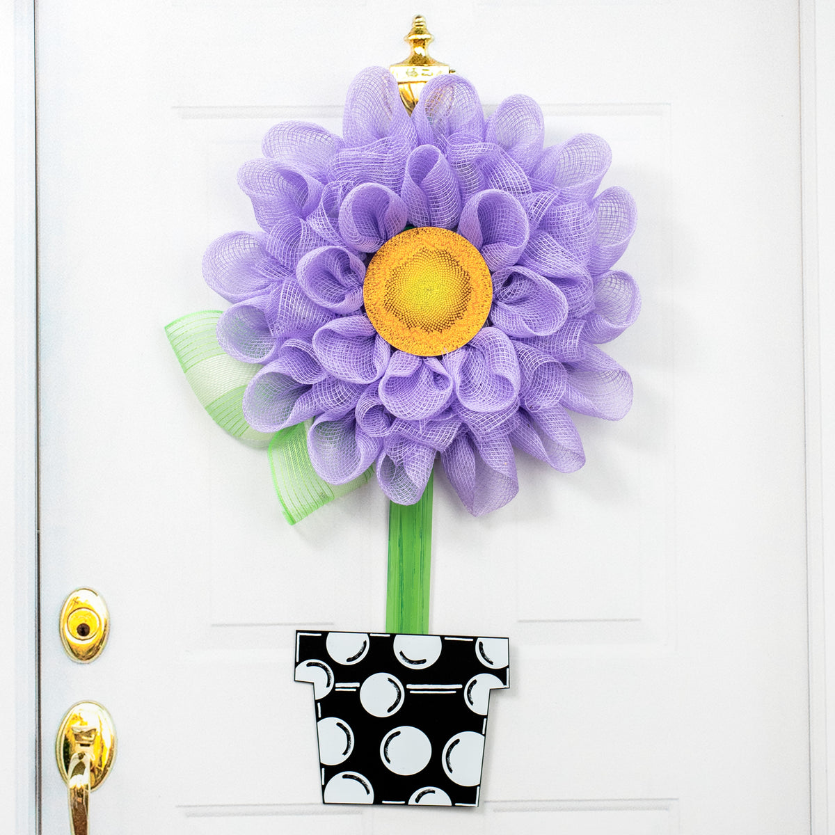 6" Round Waterproof Sunflower Center Lifestyle Photo