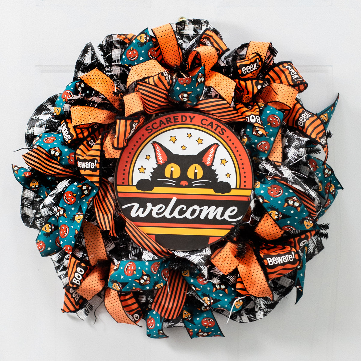 10" Round Wooden Sign: Vintage Scaredy Cats Welcome Lifestyle Photo