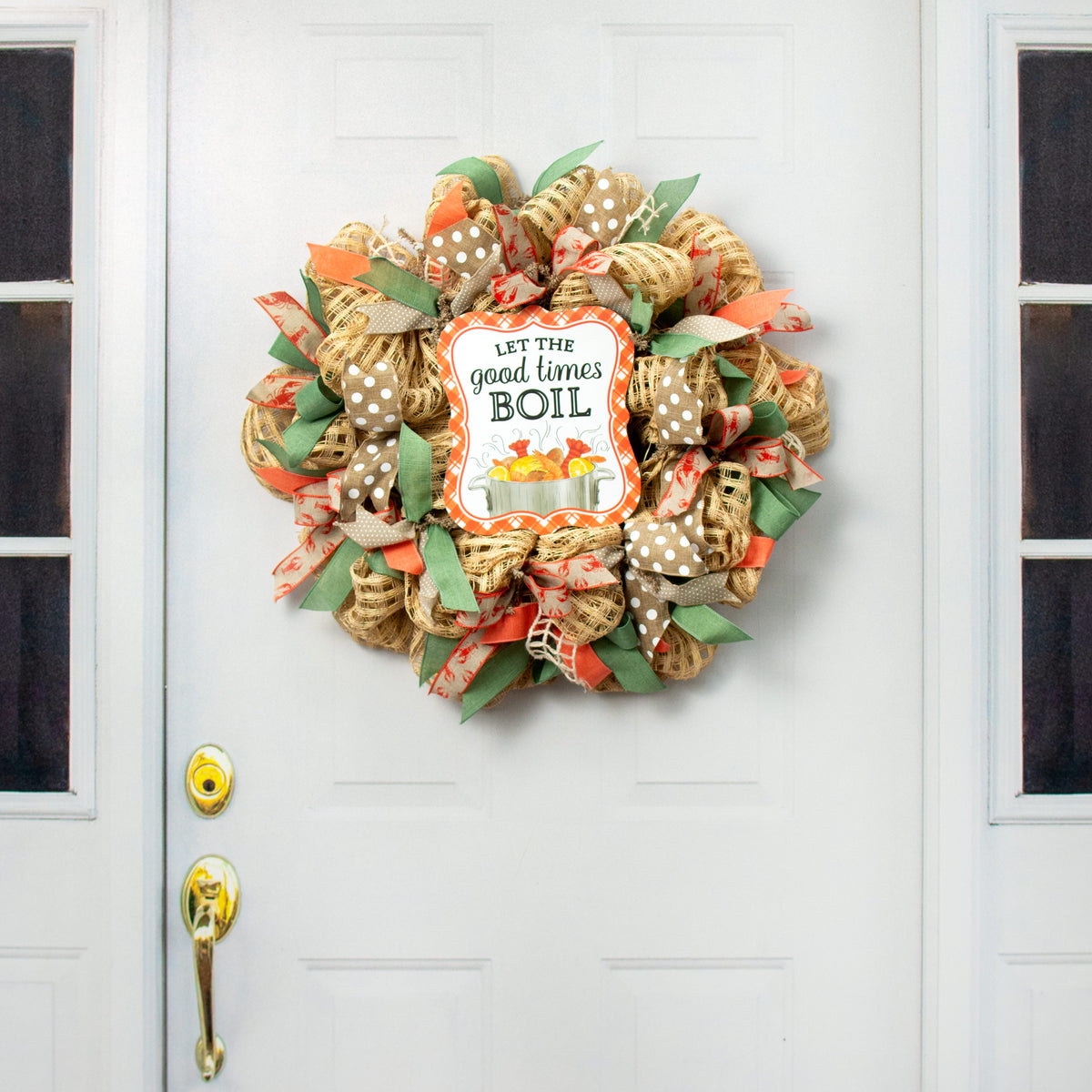 10" Scalloped Wooden Sign: Let the Good Times Boil Crawfish detail photo 4