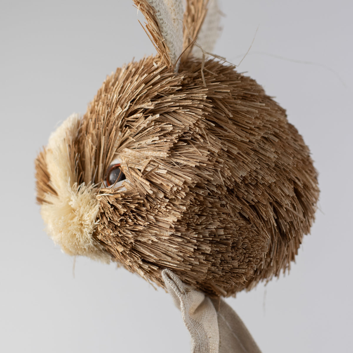21" Sisal Bunny Head with Bow Pick: Cream detail photo 4