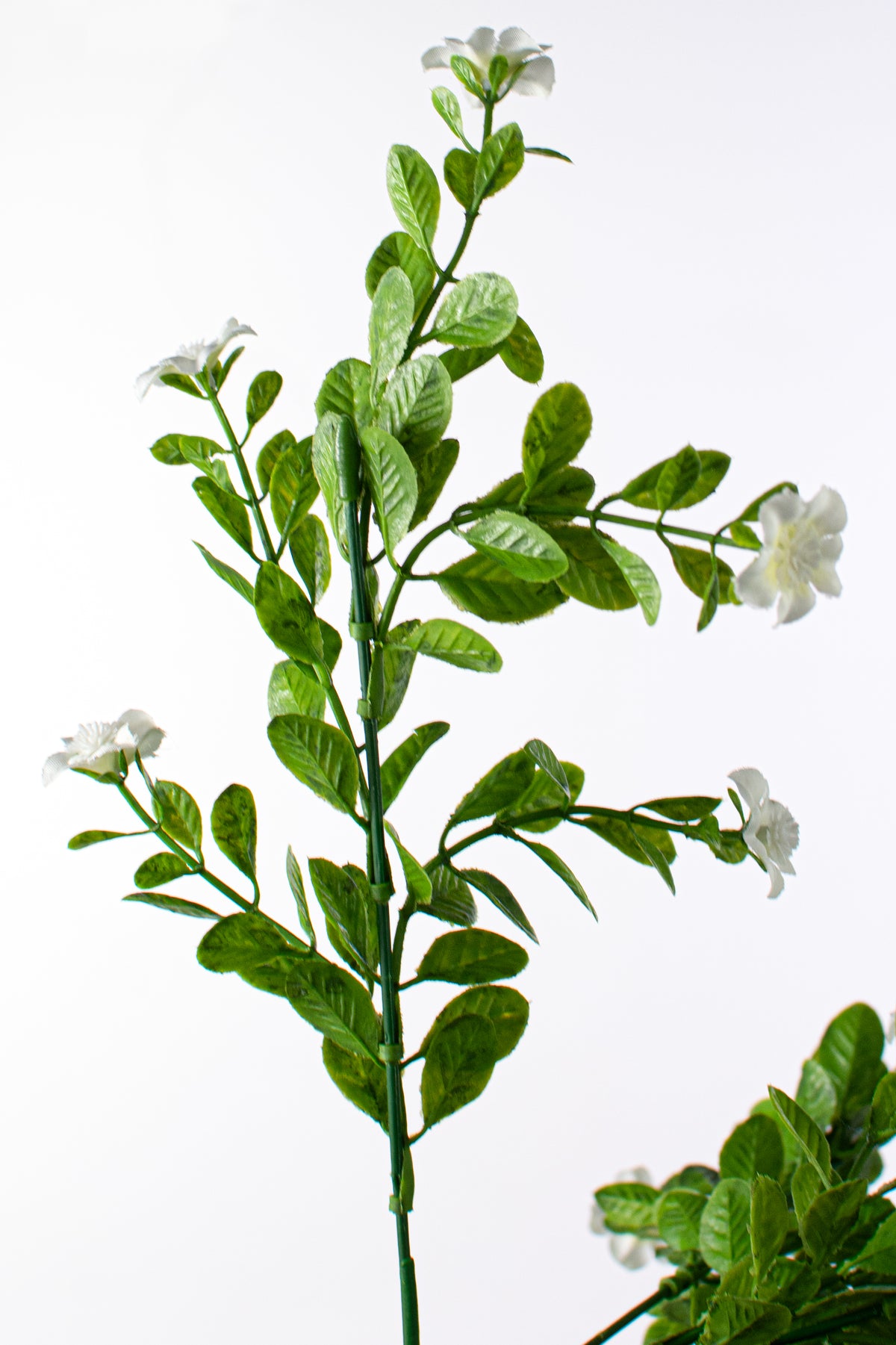 17" Small Flower Filler Bush: White detail photo 4