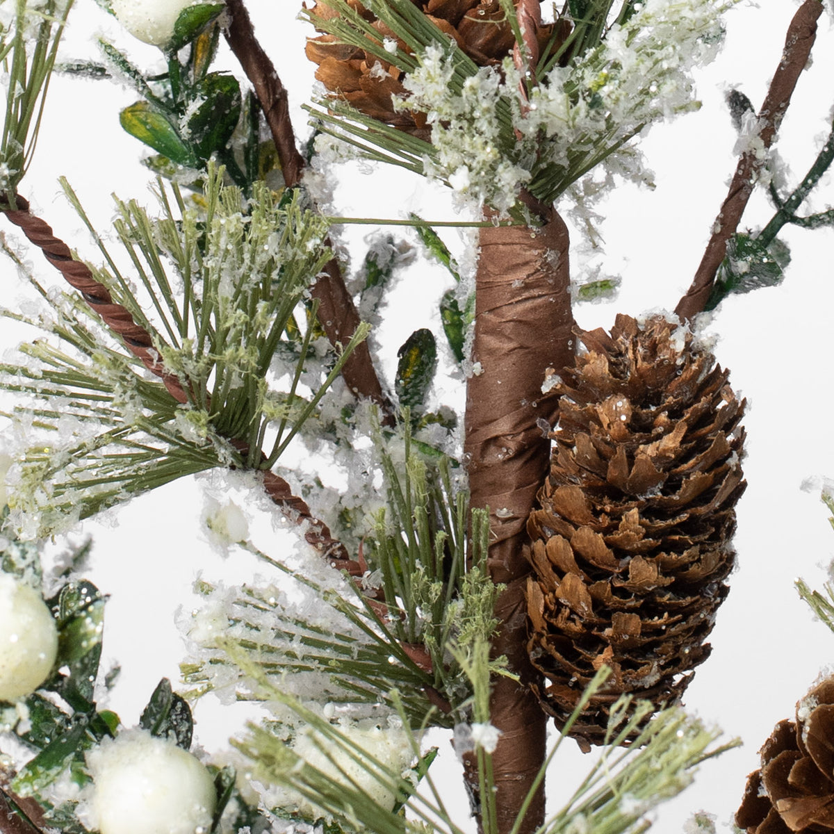20" Snow Berry & Pine Spray: White detail photo 4