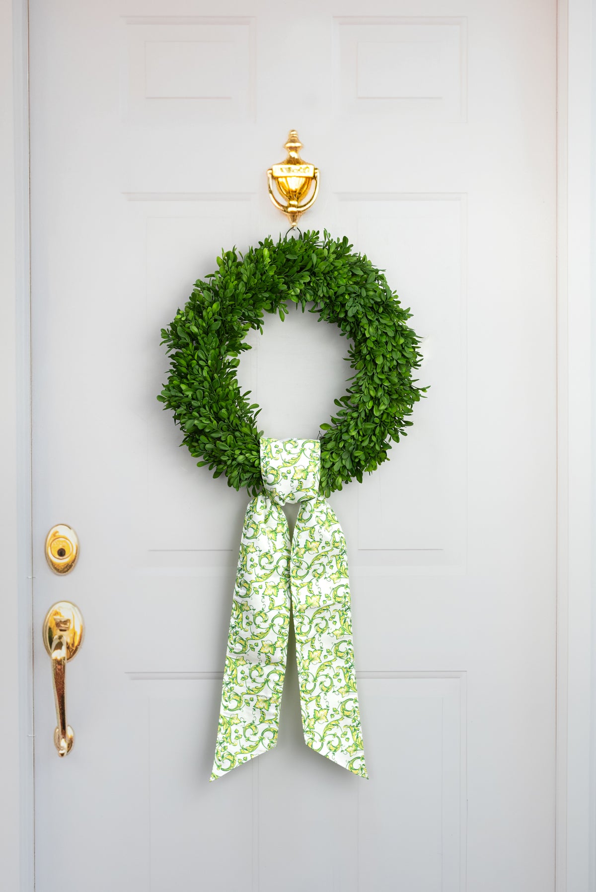 [D Stevens] 4" x 56" Poplin Wreath Sash: Green & White Scroll Chinoiserie detail photo 4