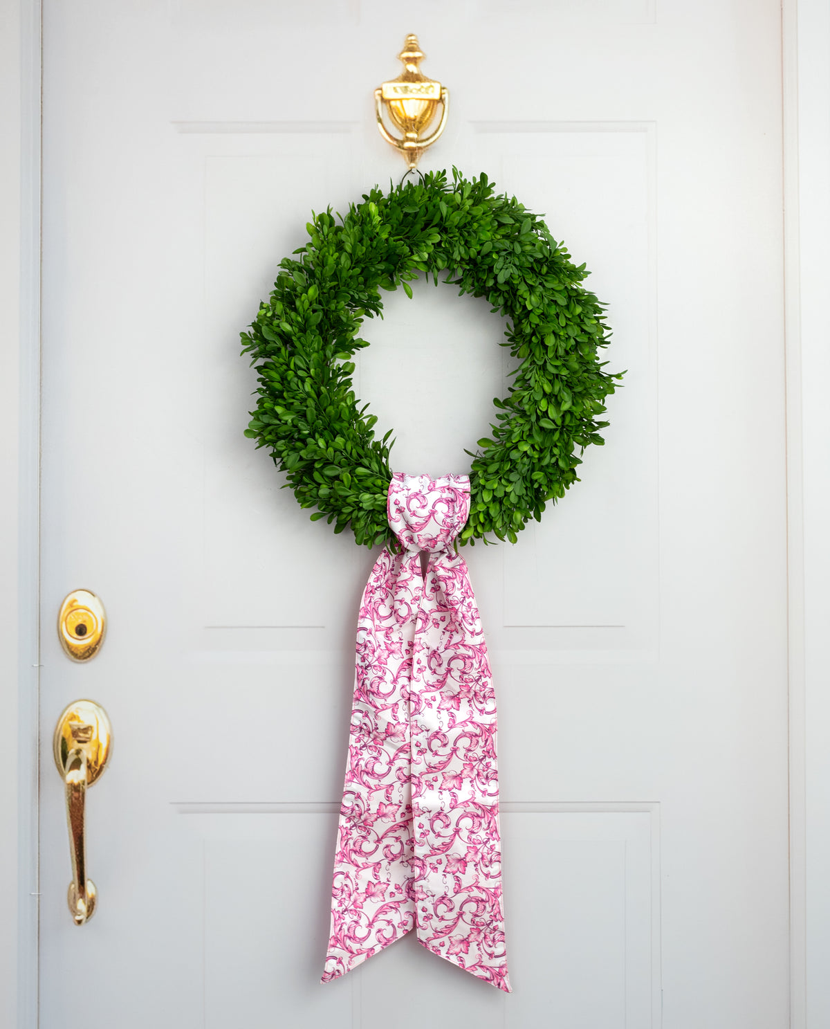 [D Stevens] 4" x 56" Poplin Wreath Sash: Hot Pink & White Scroll Chinoiserie Lifestyle Photo