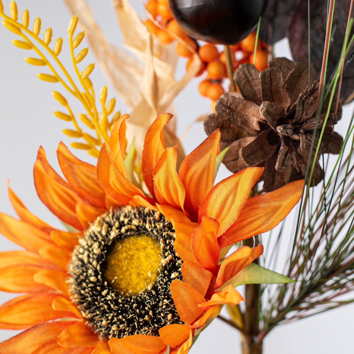 15" Sunflower Berry Pick Lifestyle Photo