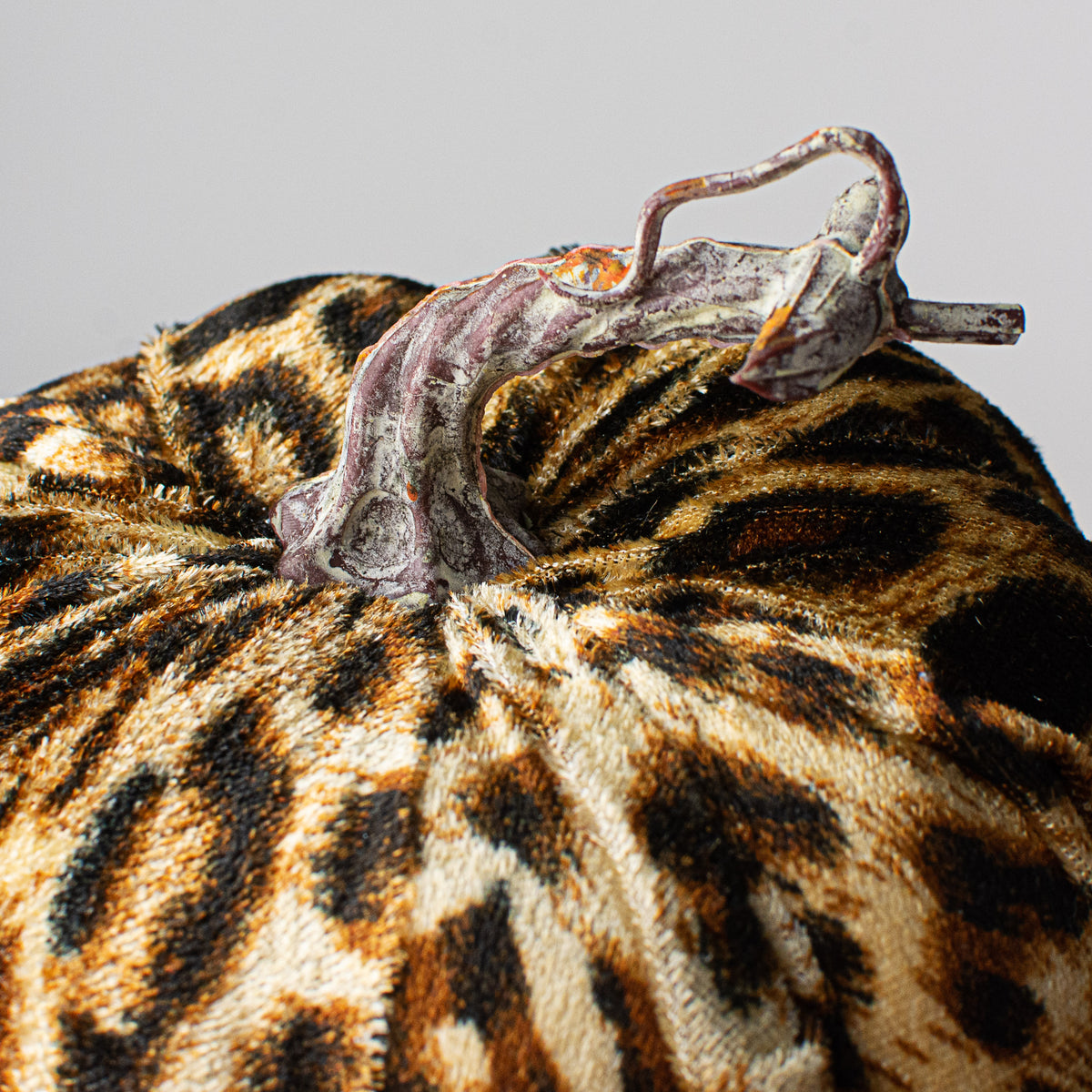 7" Velvet Fabric Cheetah Pumpkin detail photo 3