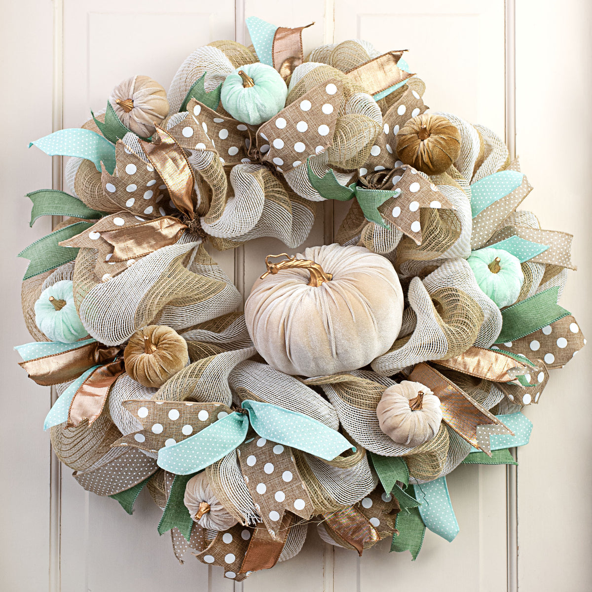 7" Velvet Pumpkin: Champagne With Gold Lifestyle Photo